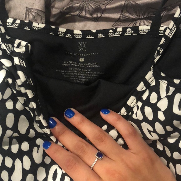 Workout top 😍 - Picture 2 of 2